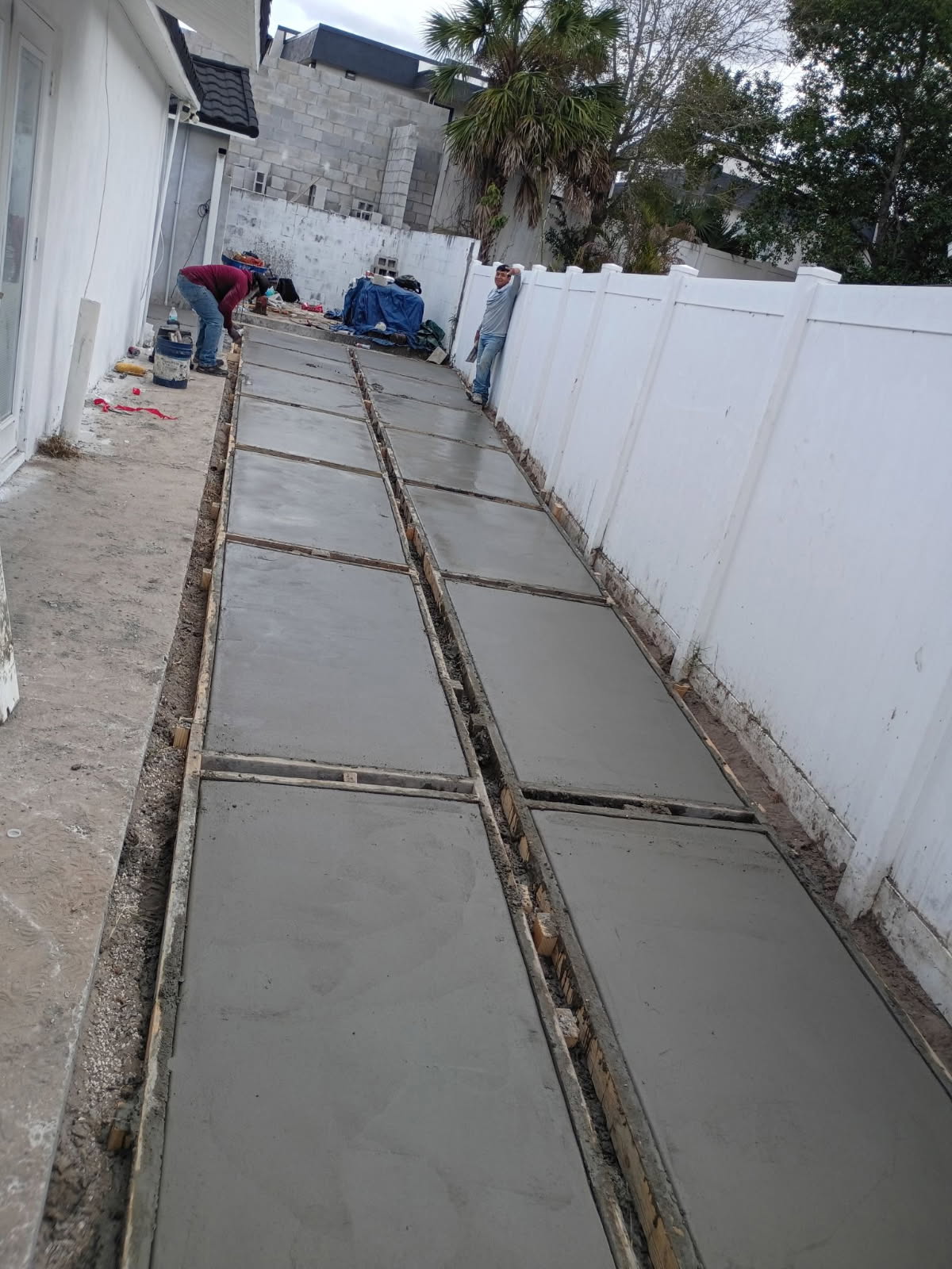 New concrete walkway pour, Tampa, FL
